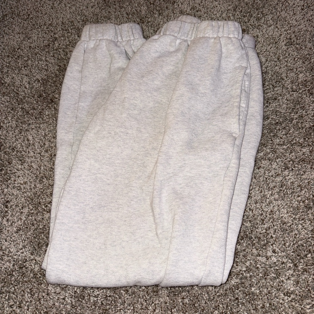 Brandy Melville White Sweatpants Relaxed Fit Joggers